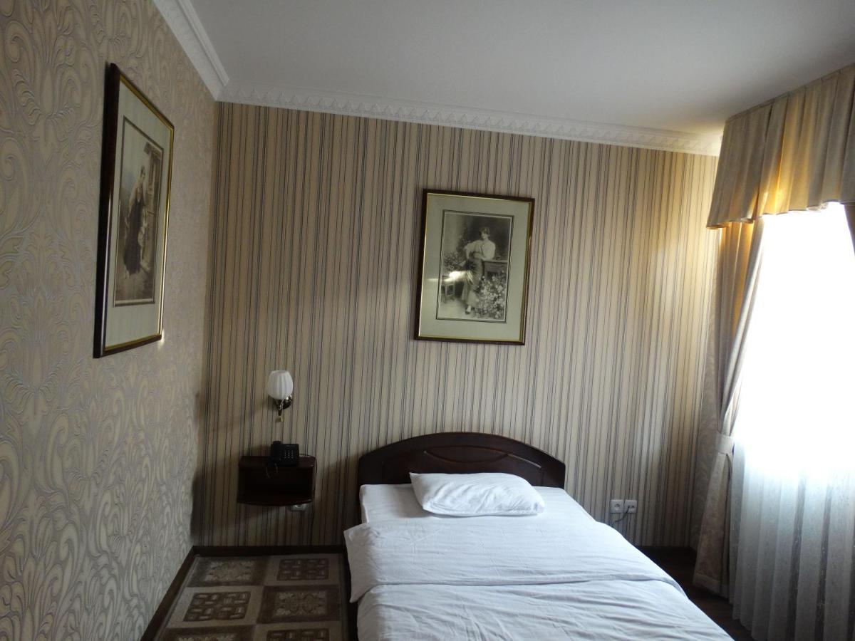 Hotel Papillon Tashkent Exterior foto