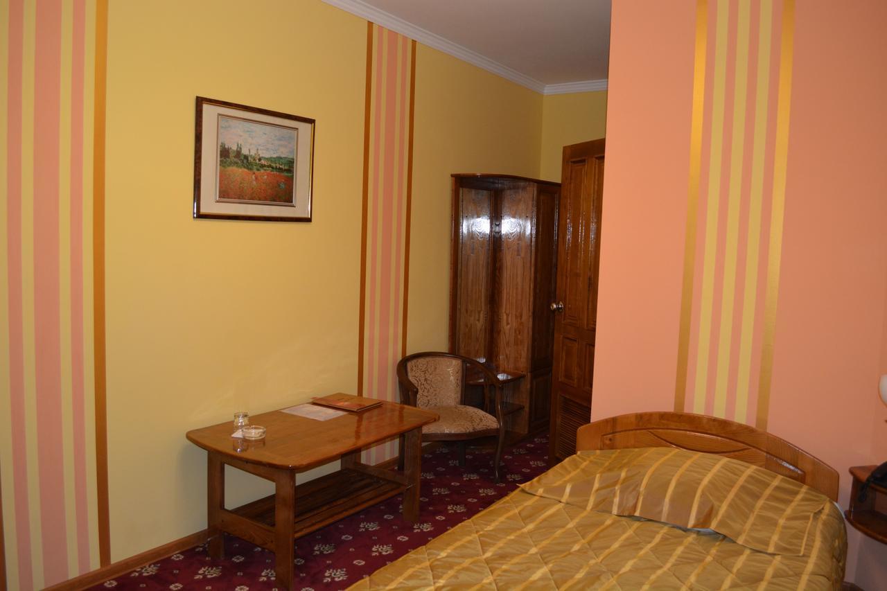 Hotel Papillon Tashkent Exterior foto